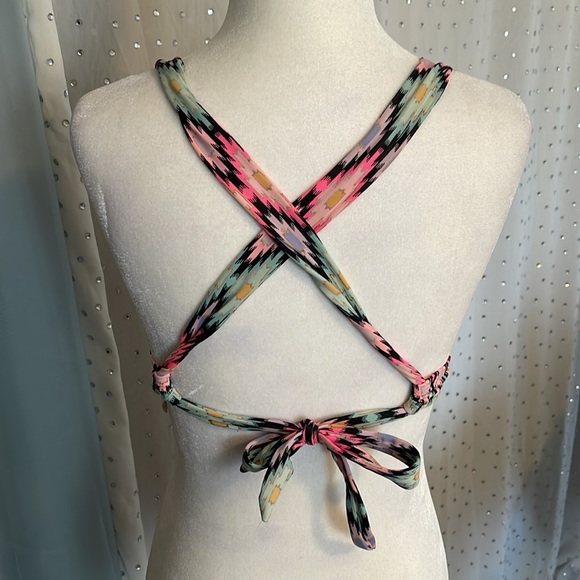 Victorias Secret Gorgeous Swim String Bikini Top. Size 34A - Picture 2 of 5